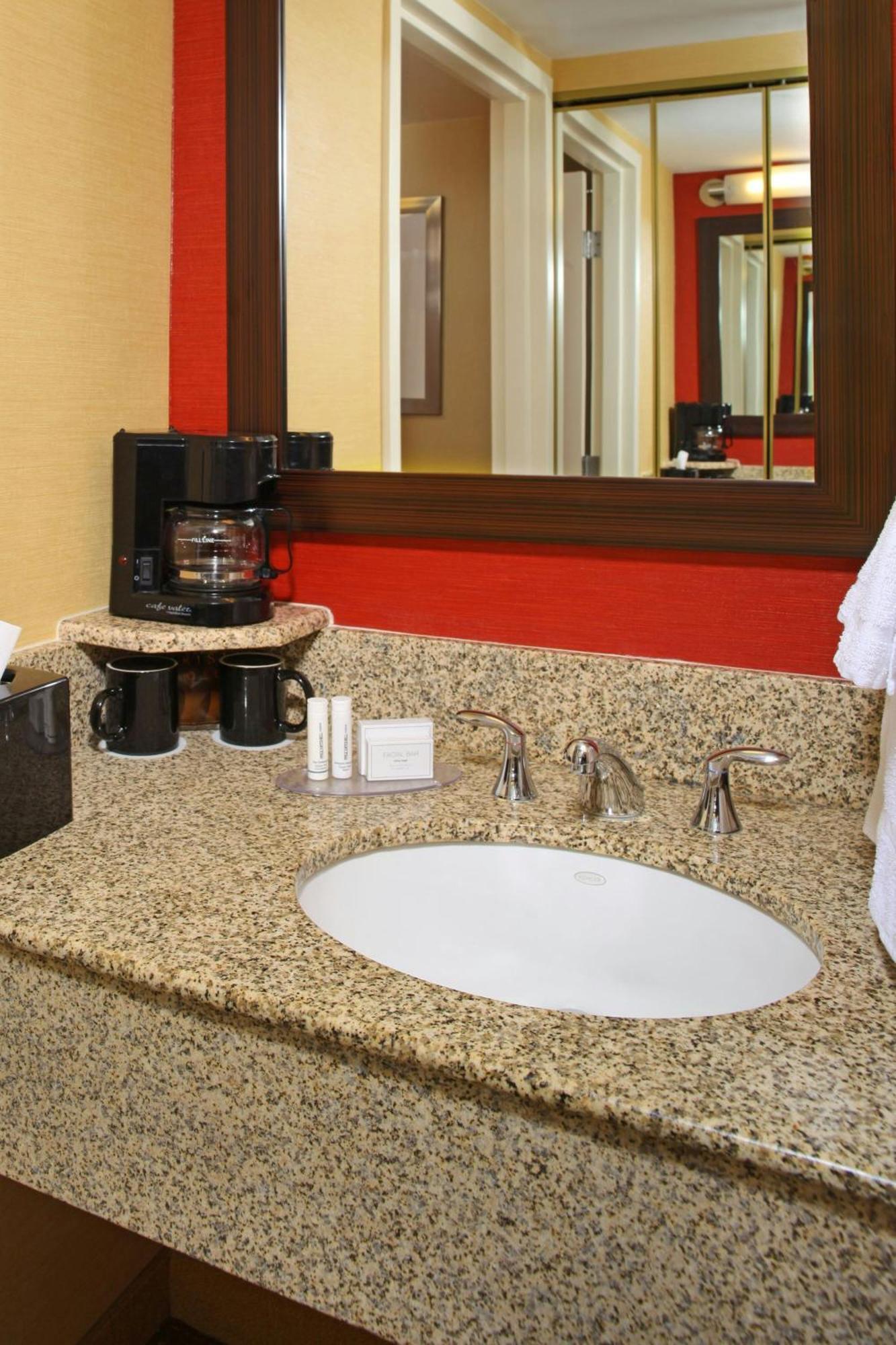 Courtyard By Marriott Baltimore Downtown/Inner Harbor Экстерьер фото
